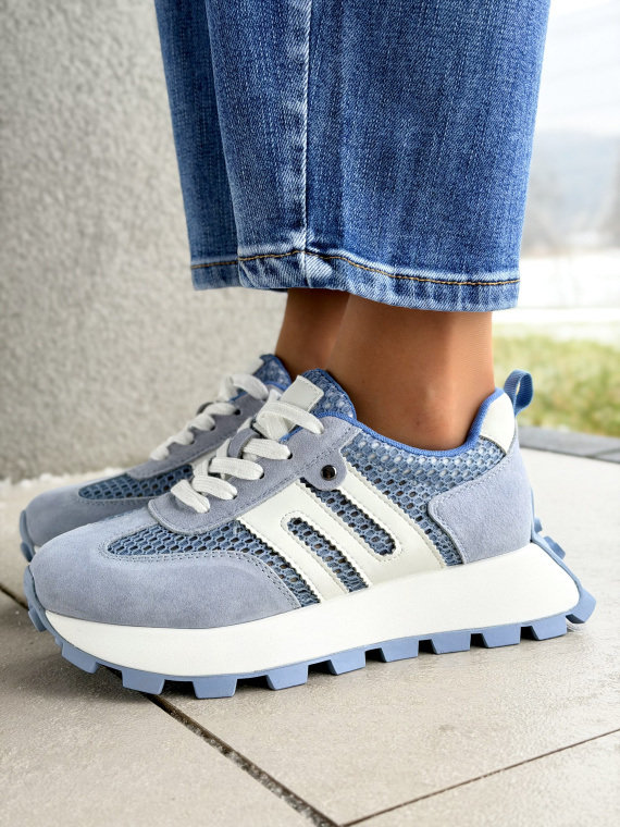 Niebieskie sneakersy skórzane na platformie casual