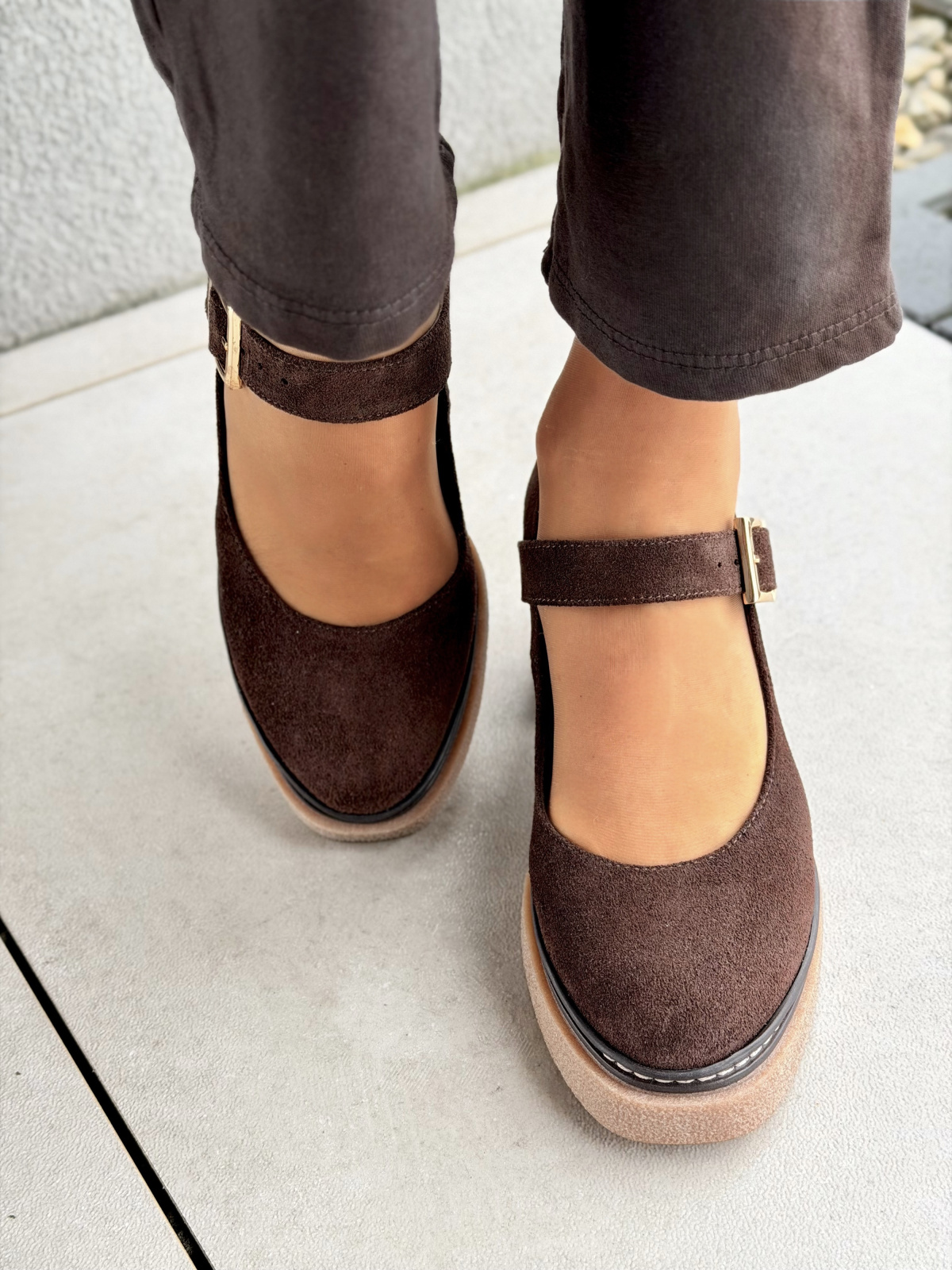 Brązowe czółenka zamszowe na słupku z paskiem OLEKSY