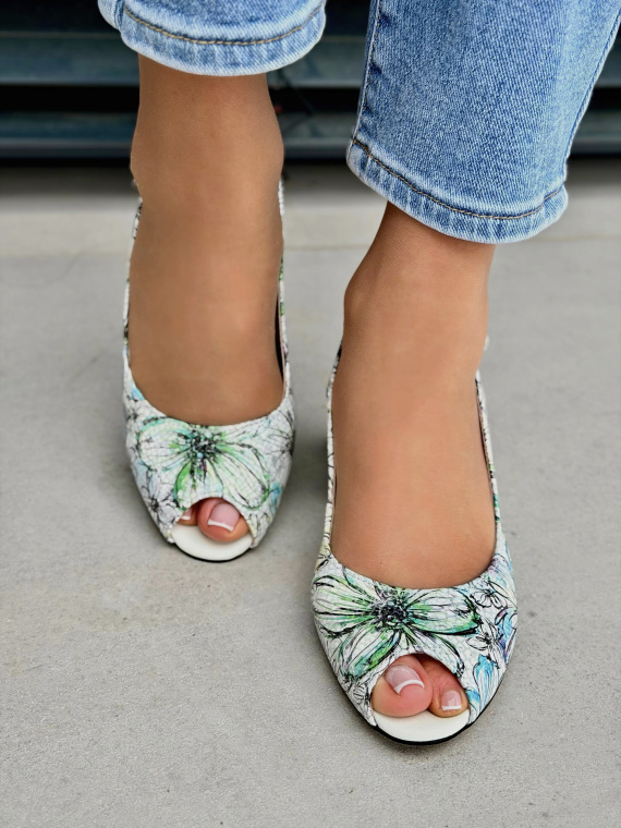 Kwiatowe sandały skórzane na słupku z odkrytą piętą OLEKSY