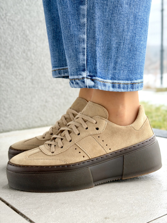Beżowe sneakersy damskie OLEKSY ze skóry naturalnej na platformie