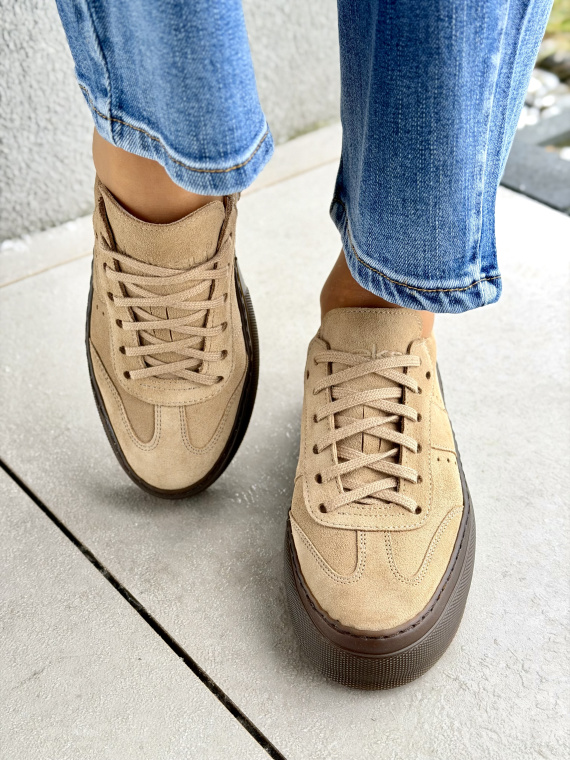 Beżowe sneakersy damskie OLEKSY ze skóry naturalnej na platformie