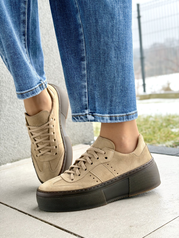 Beżowe sneakersy damskie OLEKSY ze skóry naturalnej na platformie