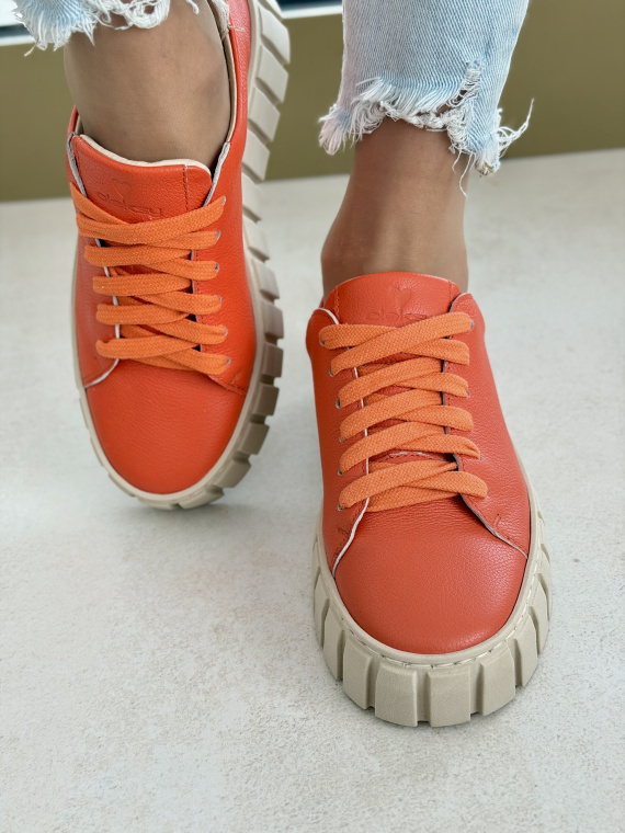 Pomarańczowe sneakersy skórzane OLEKSY na platformie casual