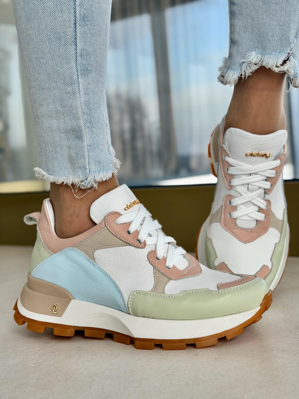 Pastelowe sneakersy damskie OLEKSY ze skóry naturalnej casual