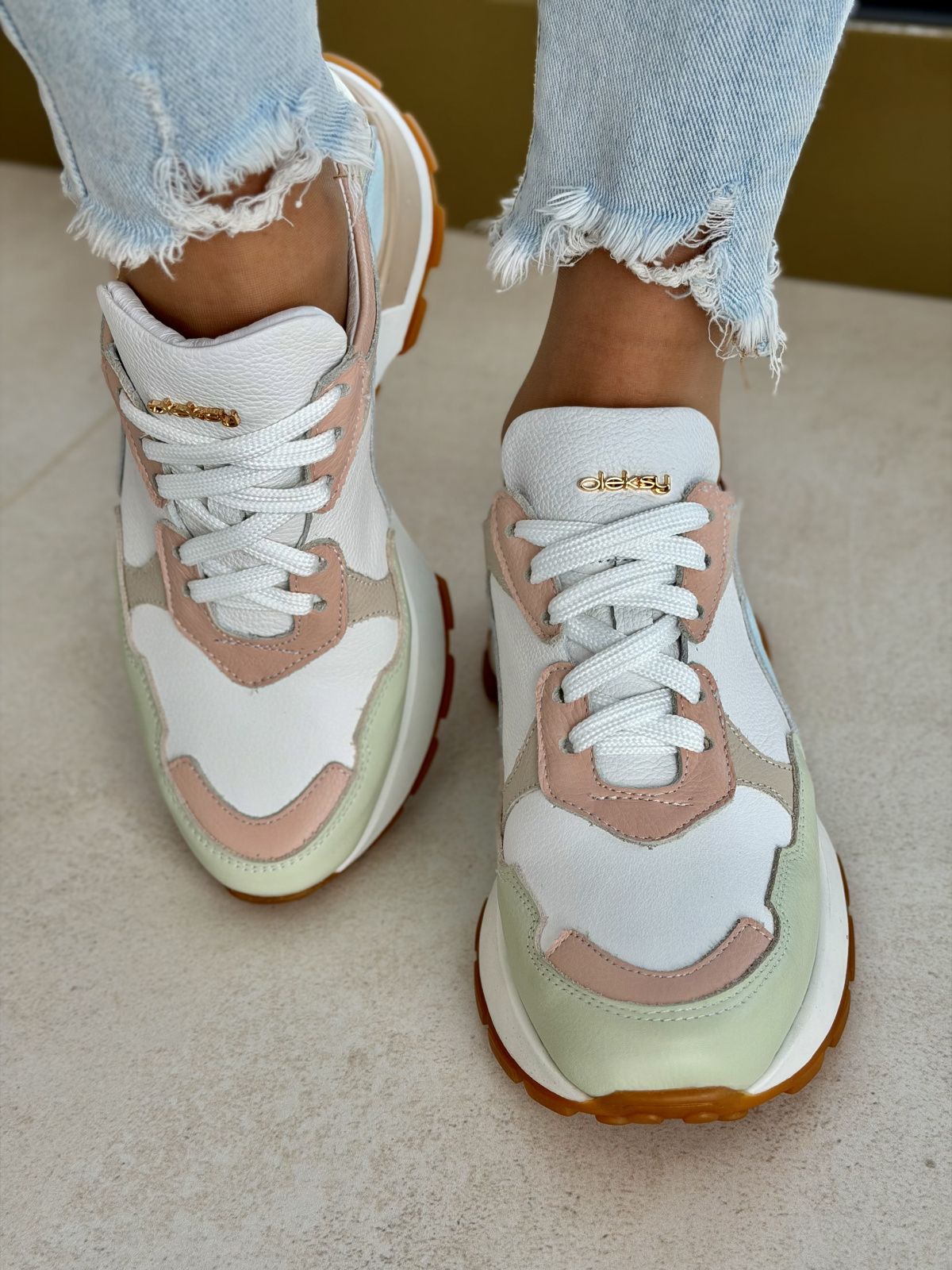 Pastelowe sneakersy damskie OLEKSY ze skóry naturalnej casual