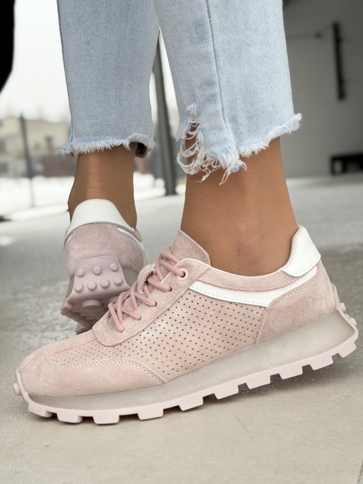 Różowe sneakersy zamszowe ze skóry naturalnej casual