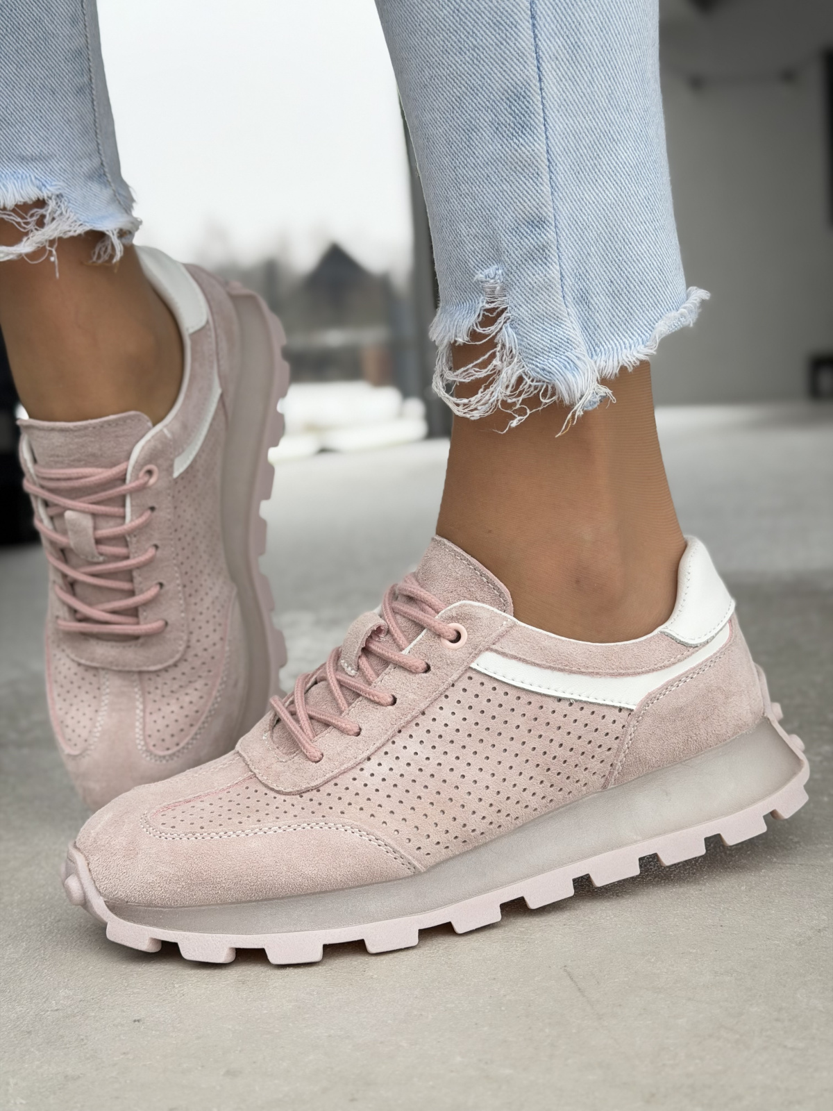 Różowe sneakersy zamszowe ze skóry naturalnej casual