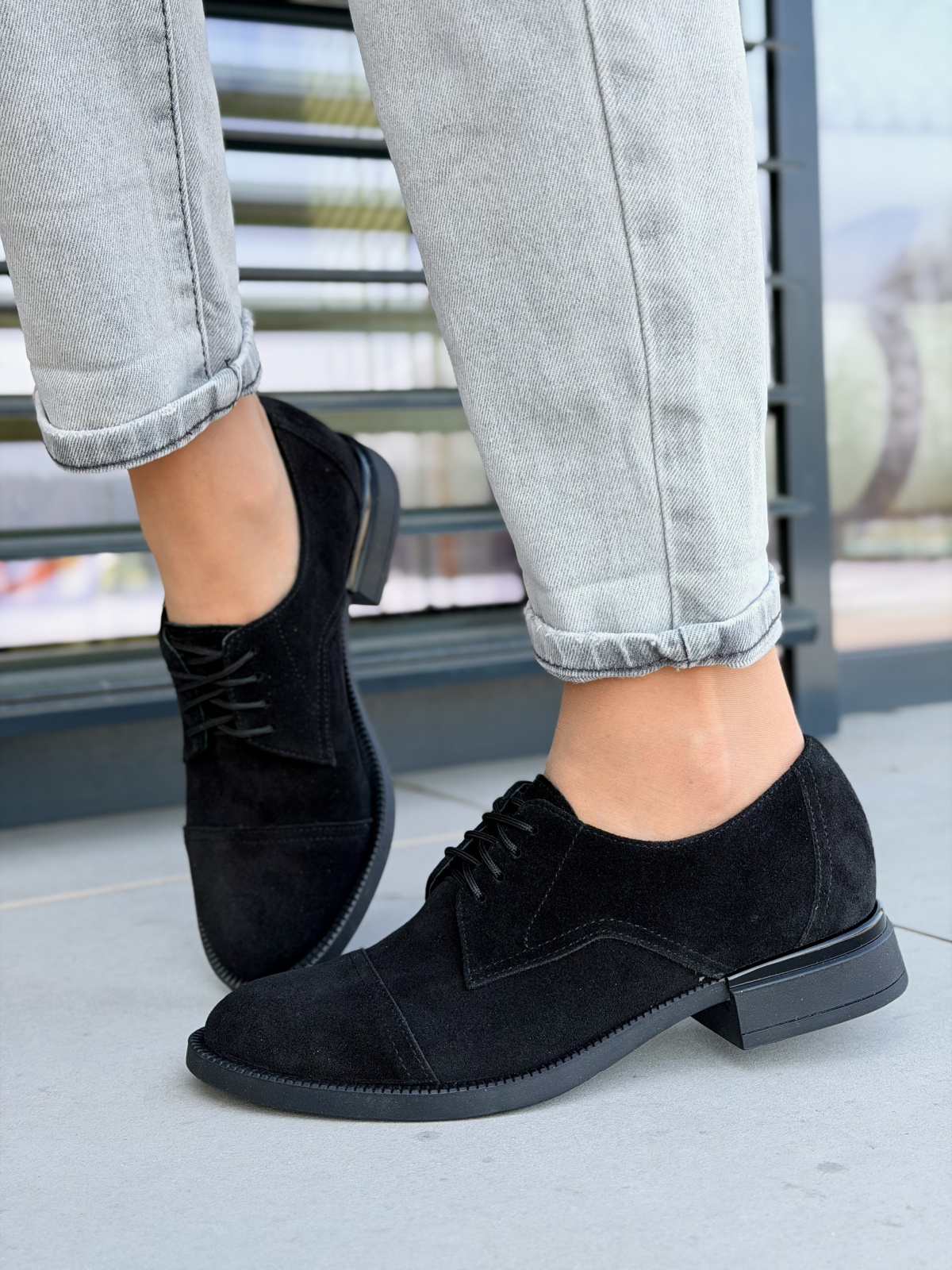 Czarne zamszowe półbuty damskie OLEKSY skórzane sznurowane eleganckie casual