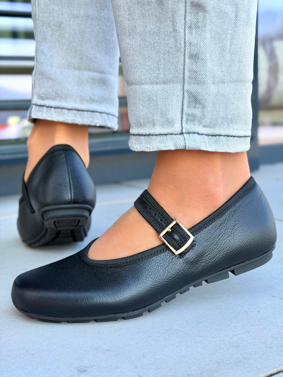 Czarne baleriny skórzane OLEKSY z paskiem Mary Jane casual, Polska produkcja.