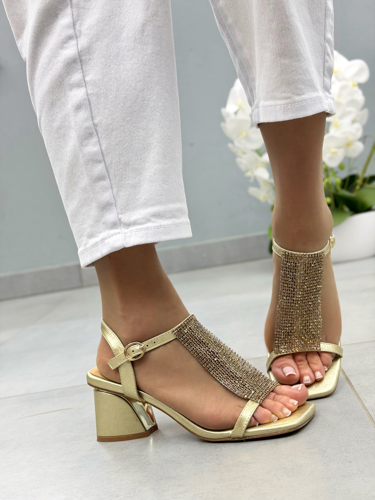 Złote sandały na słupku OLEKSY z kryształkami eleganckie