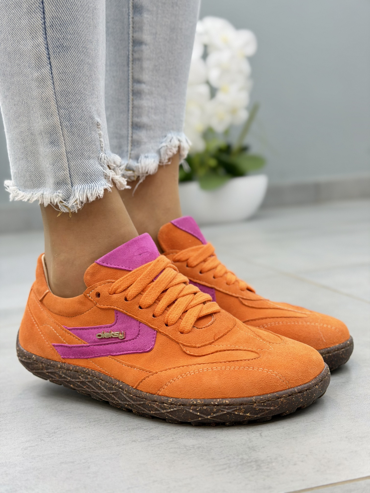 Pomarańczowe sneakersy barefoot skórzane zamszowe OLEKSY casual sznurowane damskie