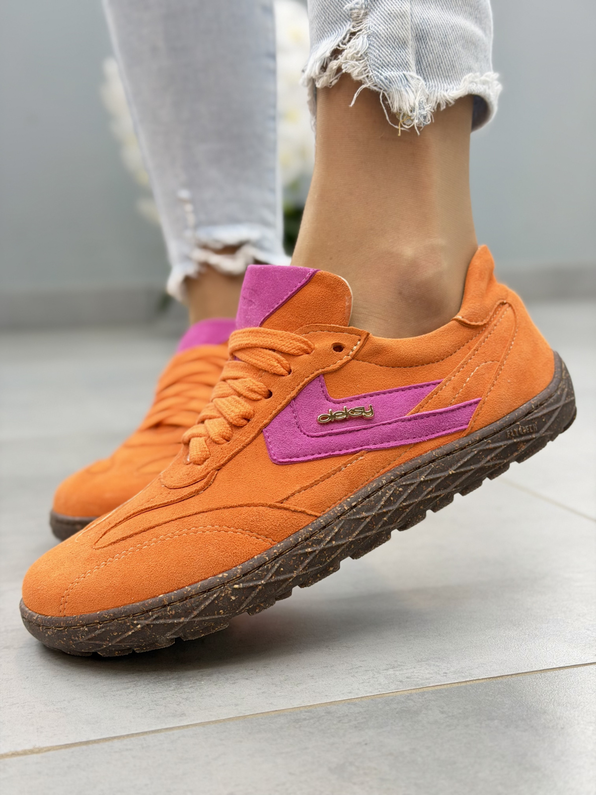 Pomarańczowe sneakersy barefoot skórzane zamszowe OLEKSY casual sznurowane damskie