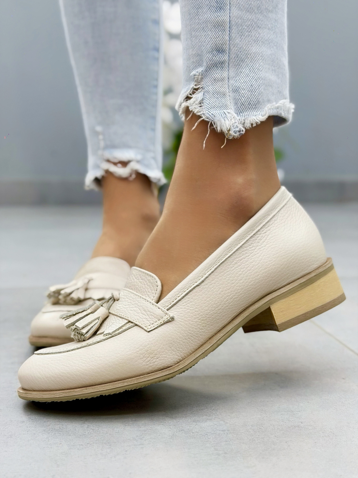 Beżowe mokasyny skórzane damskie OLEKSY casual