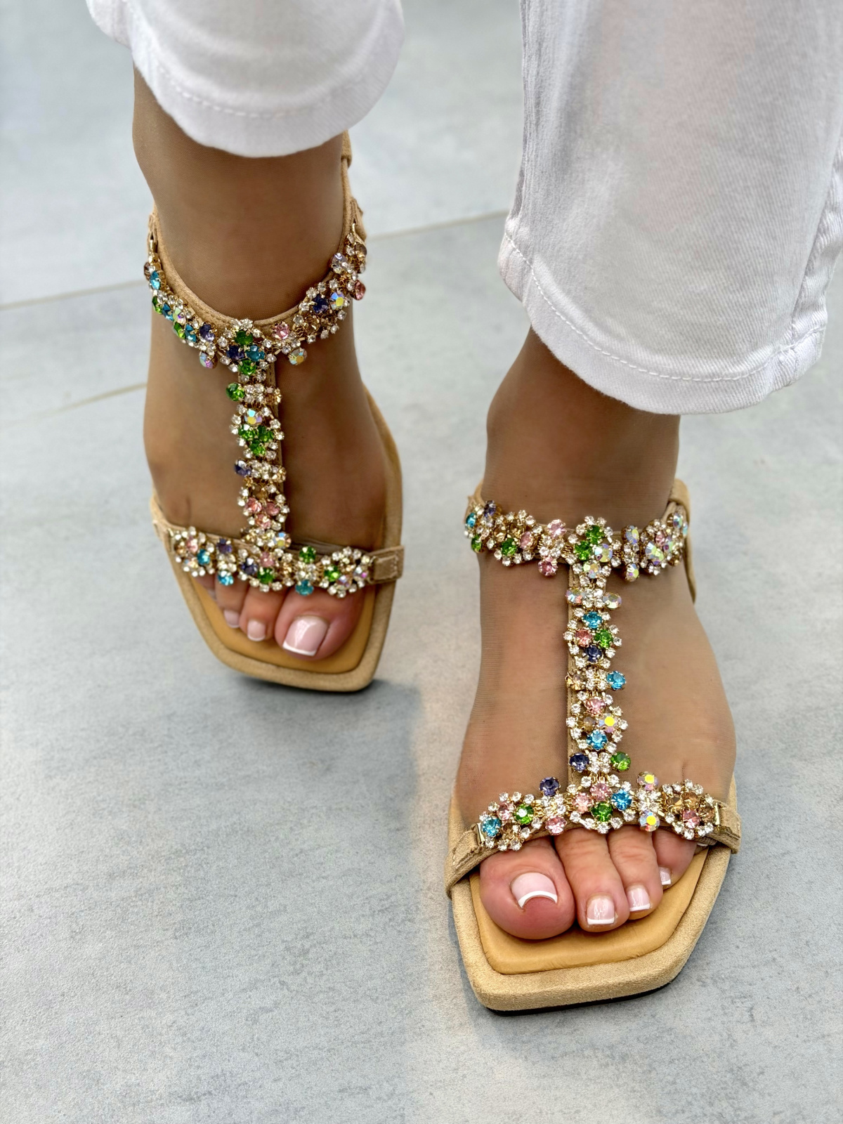 Beżowe sandały damskie z kryształkami OLEKSY eleganckie płaskie