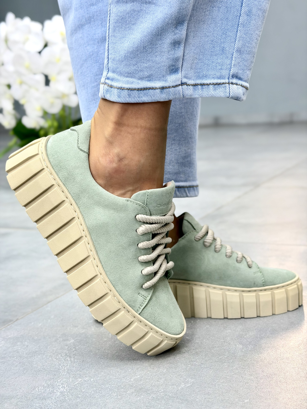 Miętowe sneakersy damskie skórzane OLEKSY casual