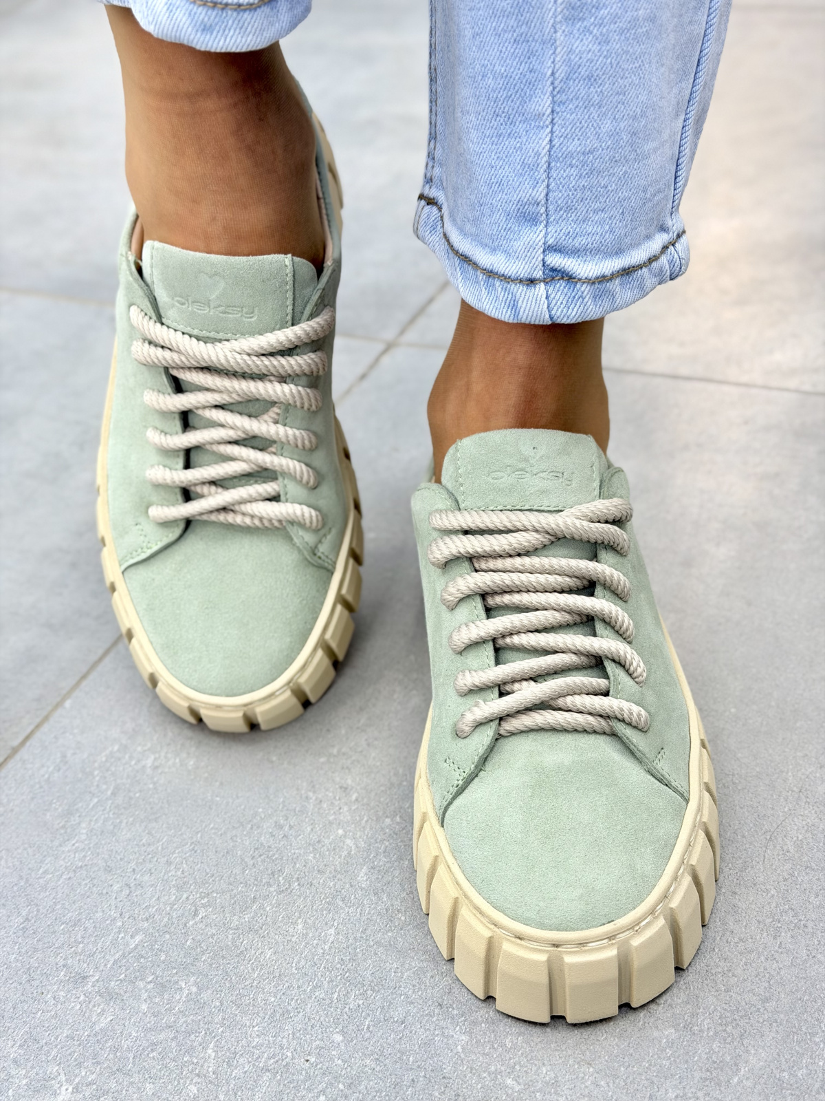 Miętowe sneakersy damskie skórzane OLEKSY casual