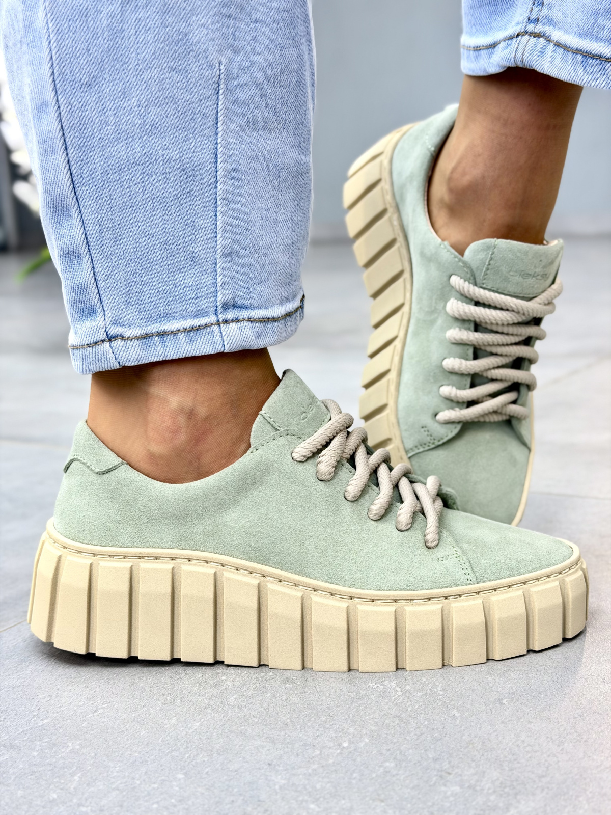 Miętowe sneakersy damskie skórzane OLEKSY casual