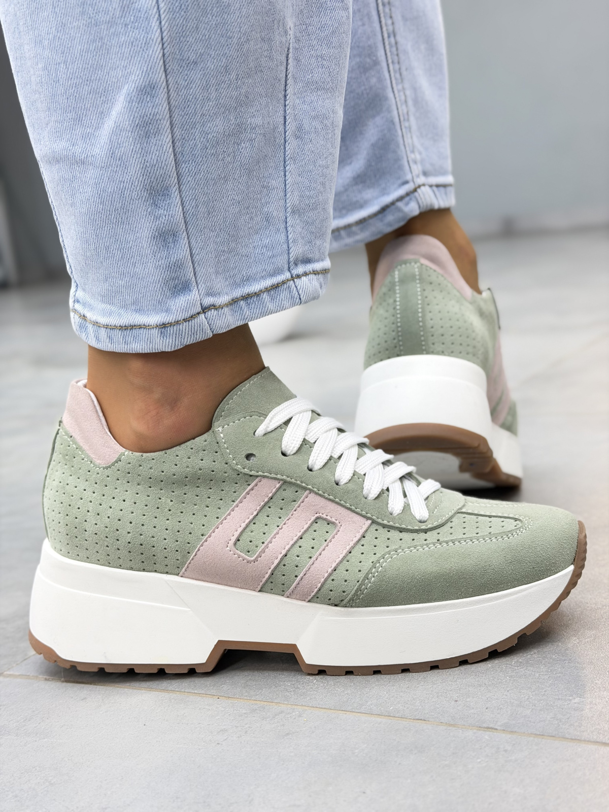 Miętowe sneakersy damskie skórzane OLEKSY casual