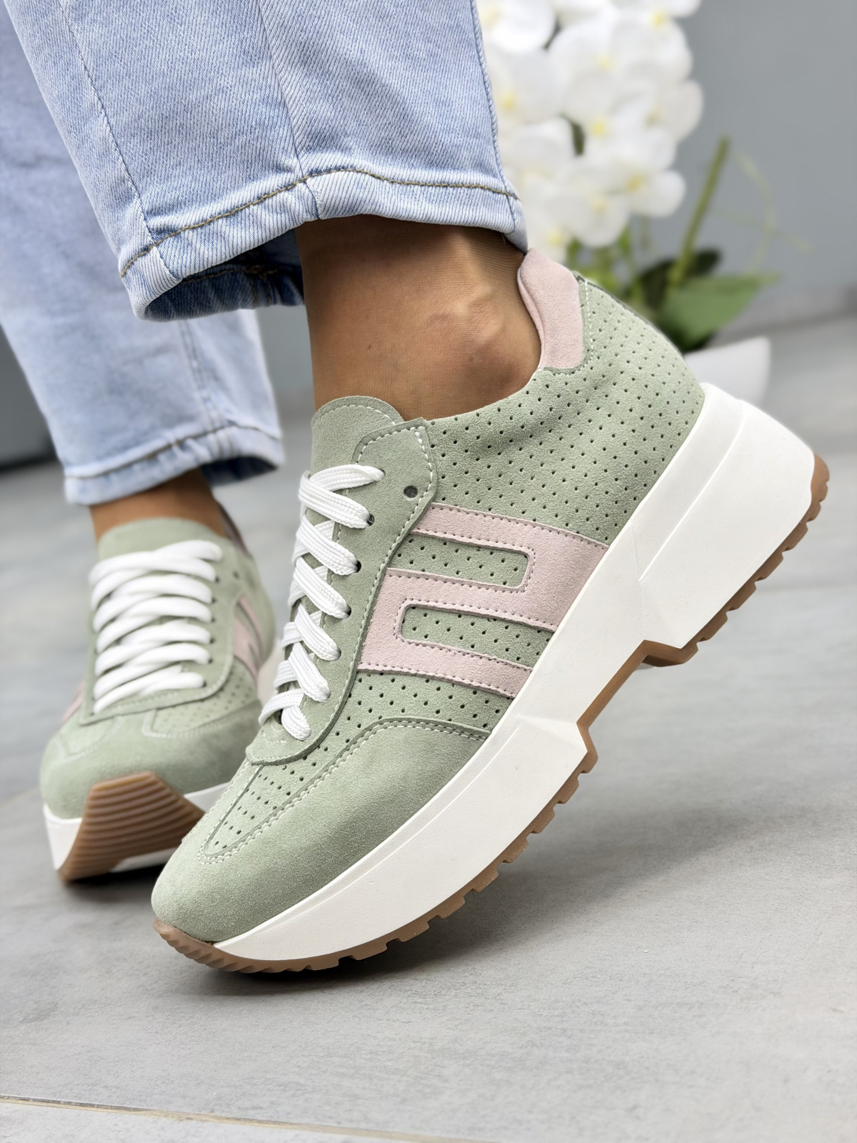 Miętowe sneakersy damskie skórzane OLEKSY casual