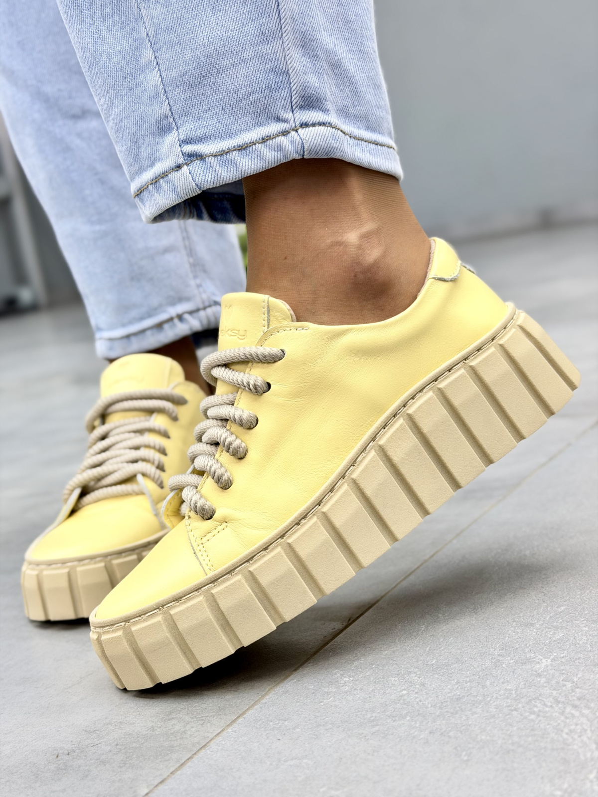Żółte sneakersy damskie OLEKSY ze skór naturalnej casual