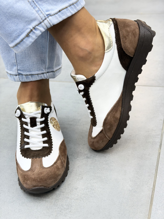Brązowo-białe sneakersy damskie skórzane casual