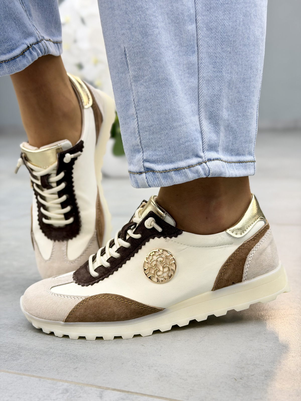 Beżowo-brązowe sneakersy damskie skórzane casual