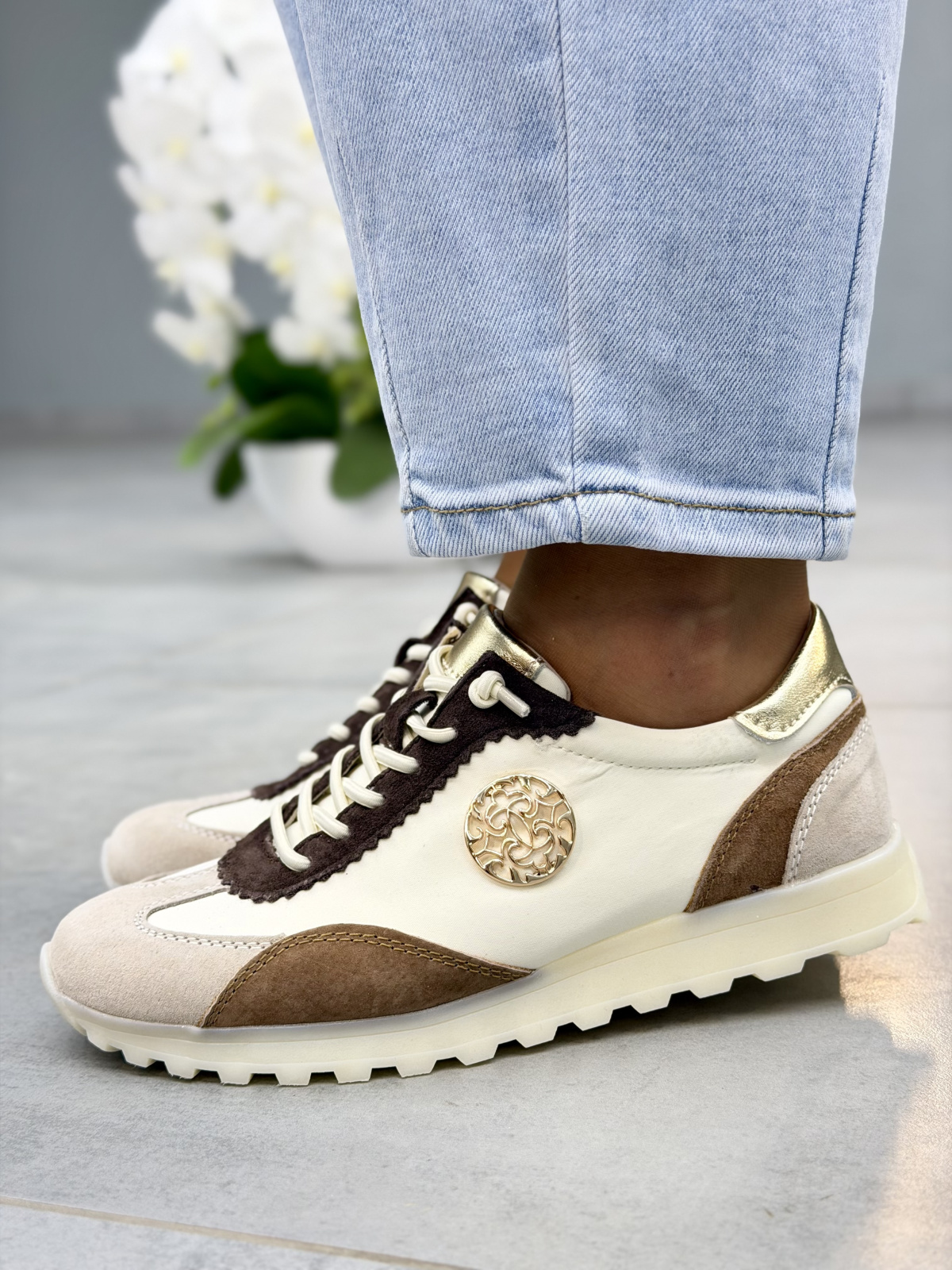 Beżowo-brązowe sneakersy damskie skórzane casual