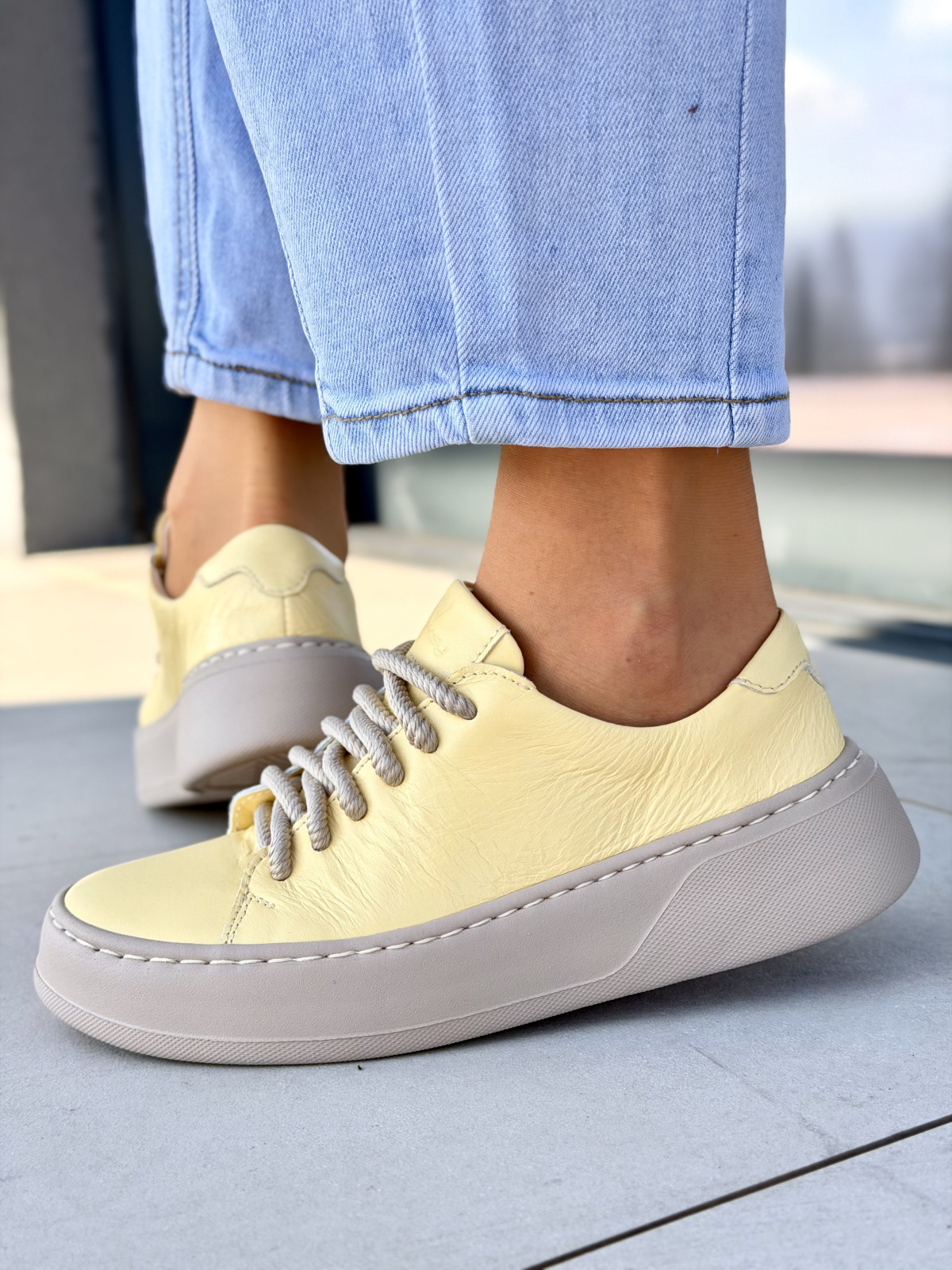 Żółte sneakersy damskie OLEKSY ze skóry naturalnej casual