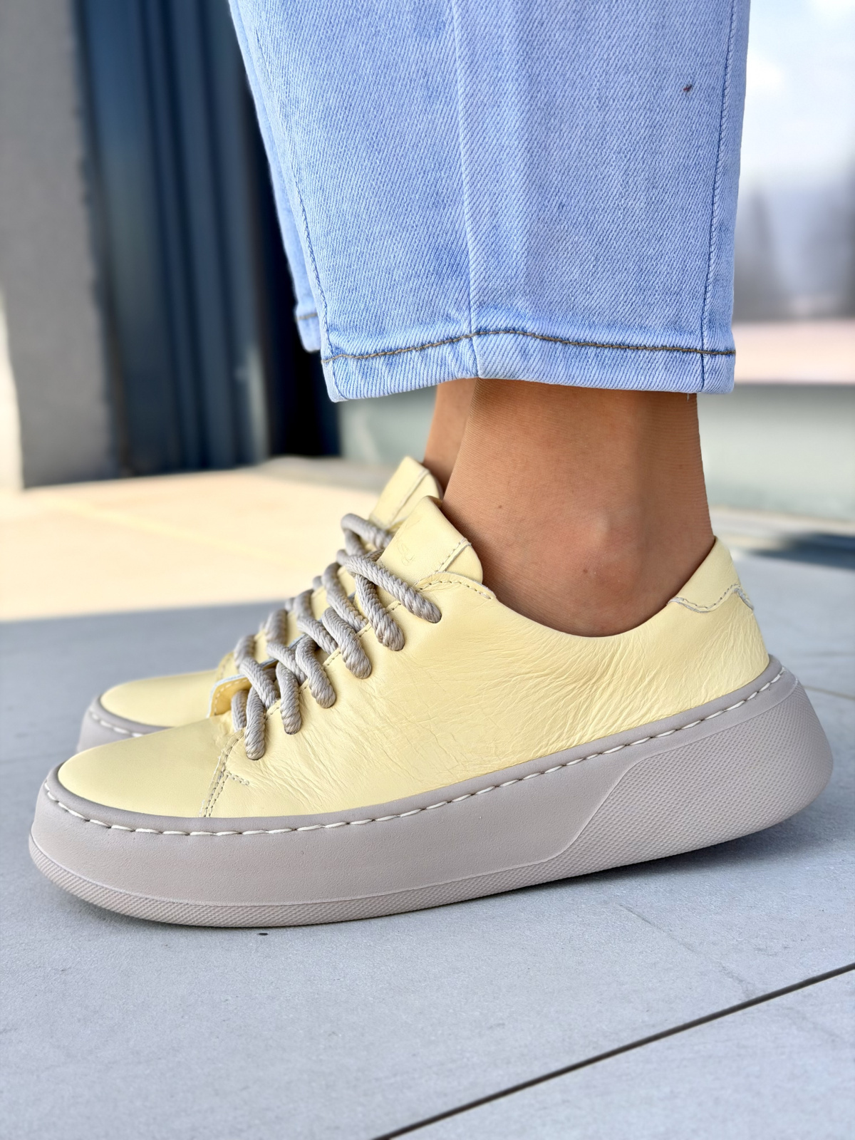 Żółte sneakersy damskie OLEKSY ze skóry naturalnej casual