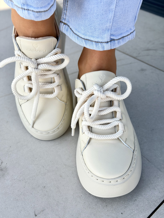 Beżowe sneakersy damskie skórzane OLEKSY na platformie