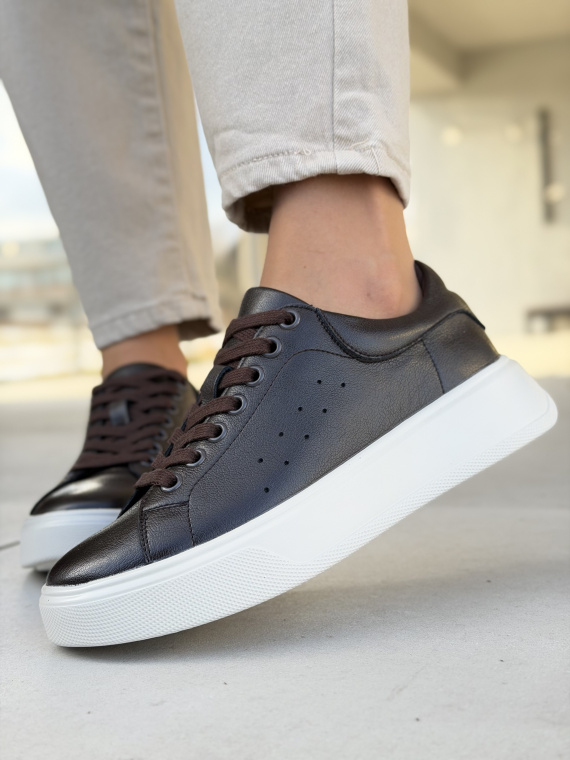 Ciemnobrązowe sneakersy skórzane na platformie casual