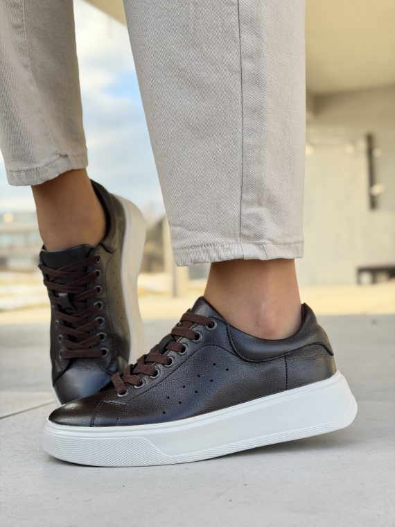 Ciemnobrązowe sneakersy skórzane na platformie casual