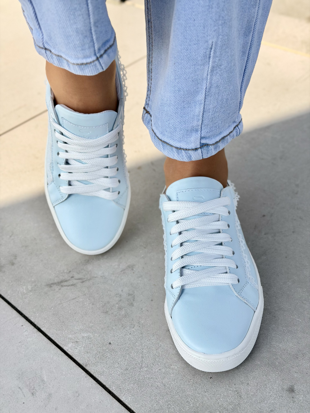 Błękitne sneakersy damskie OLEKSY ze skóry naturalnej casual