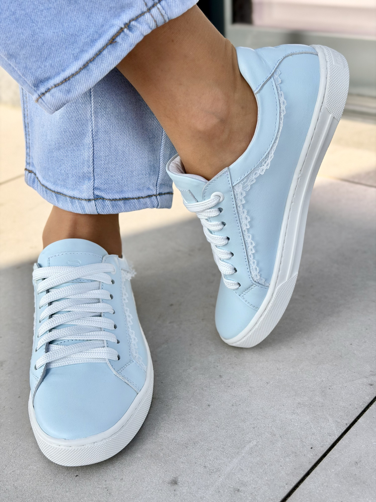 Błękitne sneakersy damskie OLEKSY ze skóry naturalnej casual