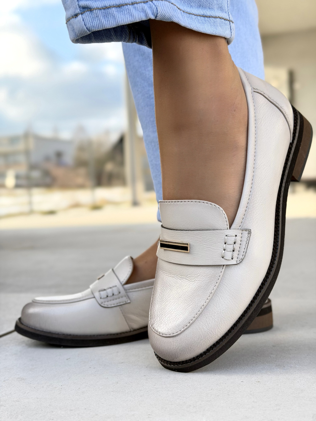 Beżowe mokasyny skórzane damskie eleganckie casual