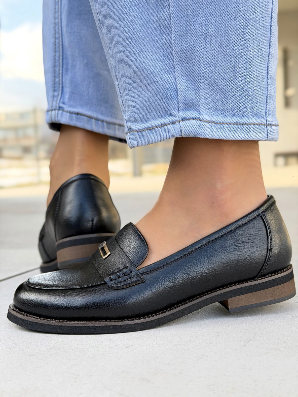 Czarne mokasyny damskie ze skóry naturalnej eleganckie