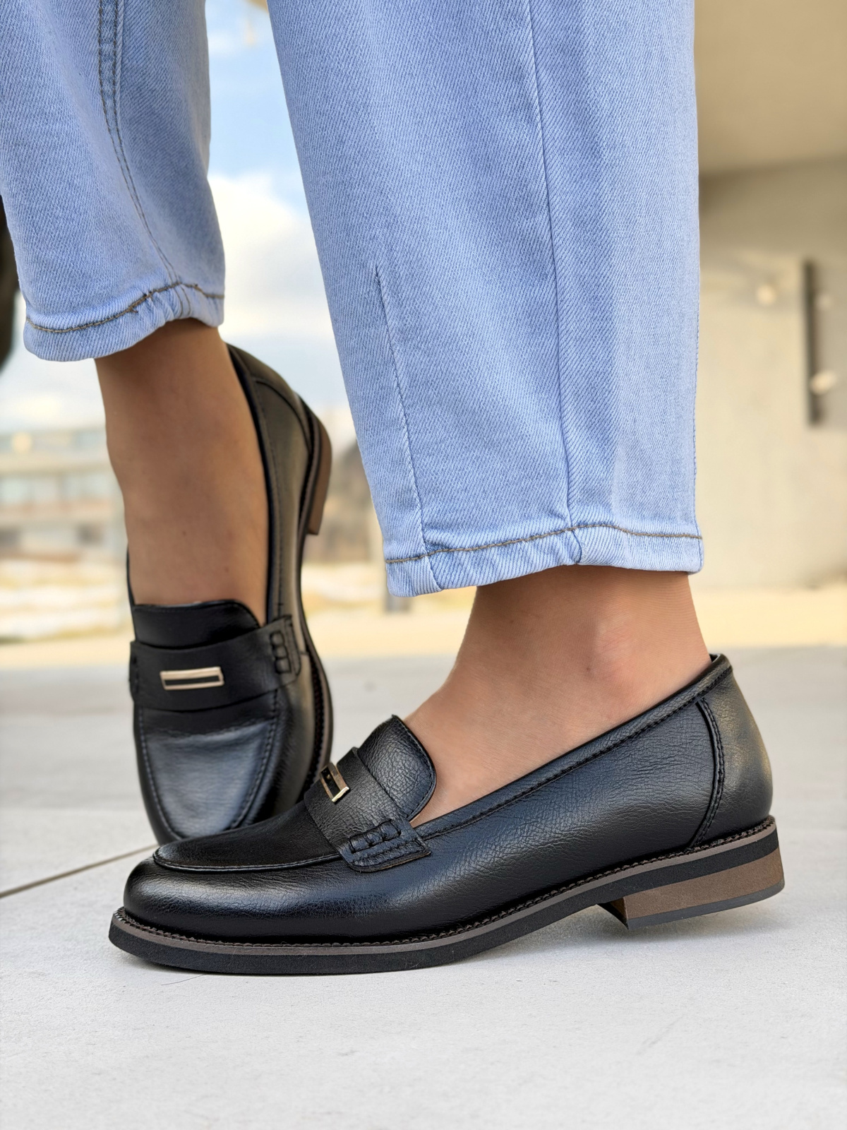 Czarne mokasyny damskie ze skóry naturalnej eleganckie