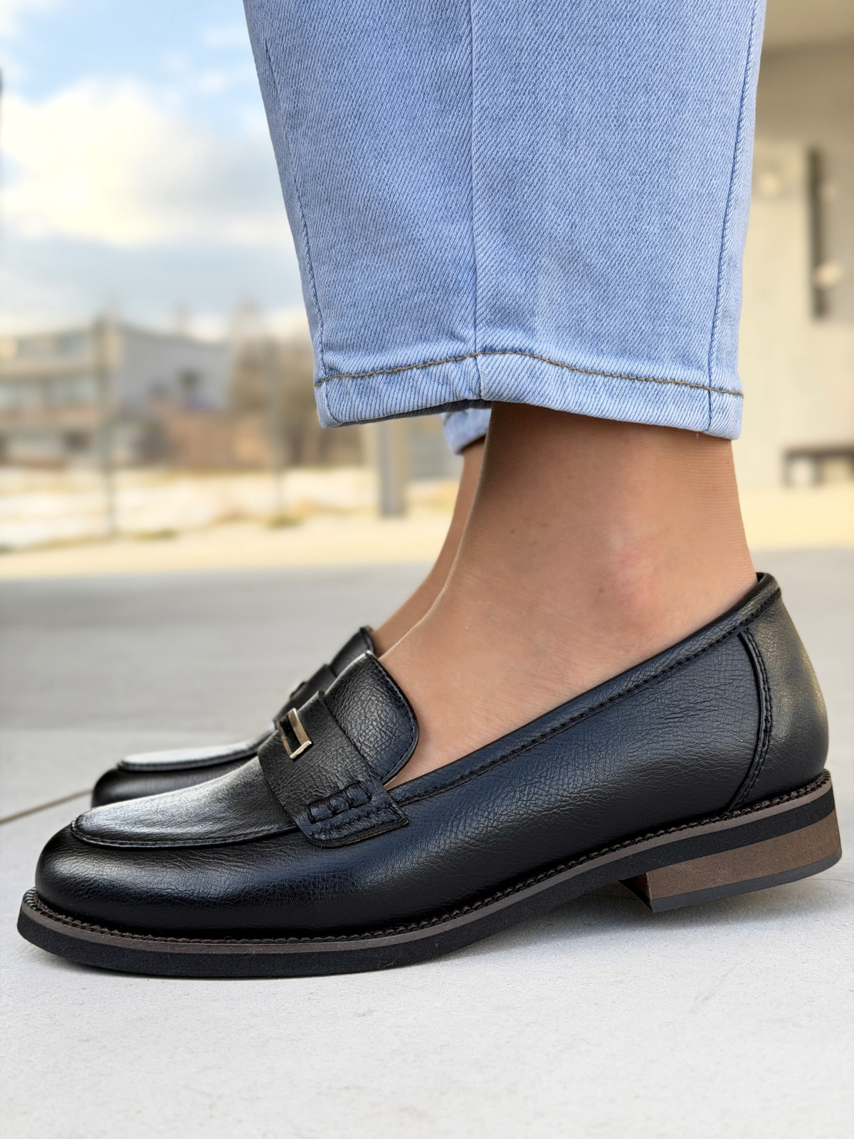 Czarne mokasyny damskie ze skóry naturalnej eleganckie