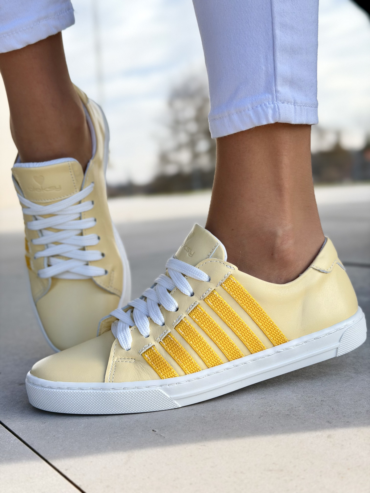 Żółte sneakersy skórzane damskie casual OLEKSY