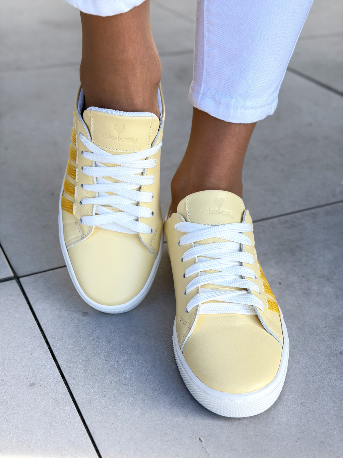 Żółte sneakersy skórzane damskie casual OLEKSY