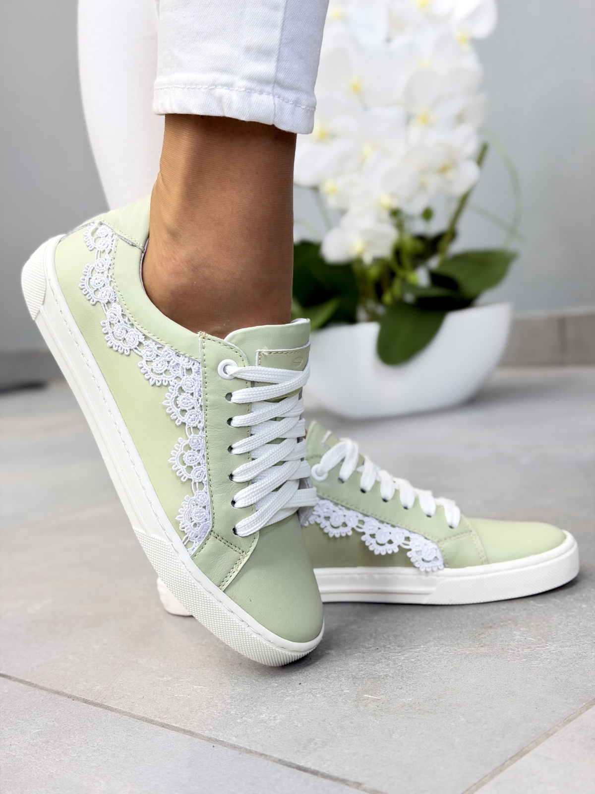 Miętowe sneakersy damskie ze skóry naturalnej OLEKSY casual