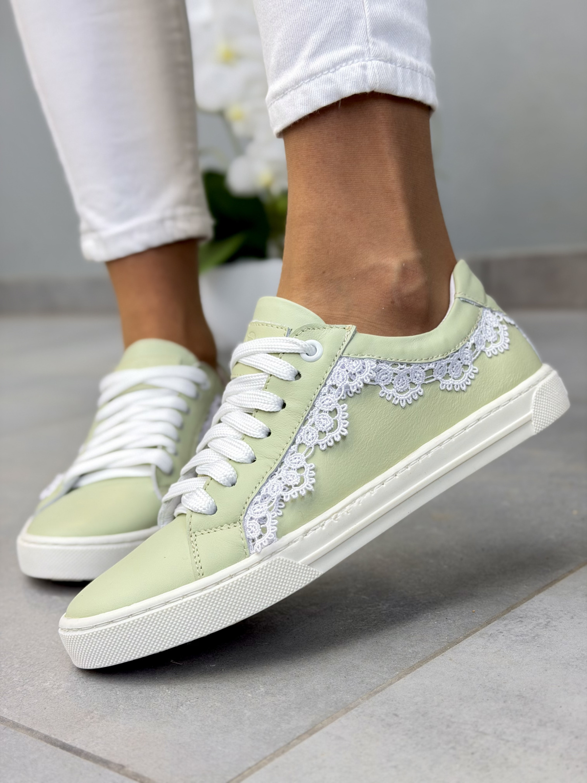 Miętowe sneakersy damskie ze skóry naturalnej OLEKSY casual