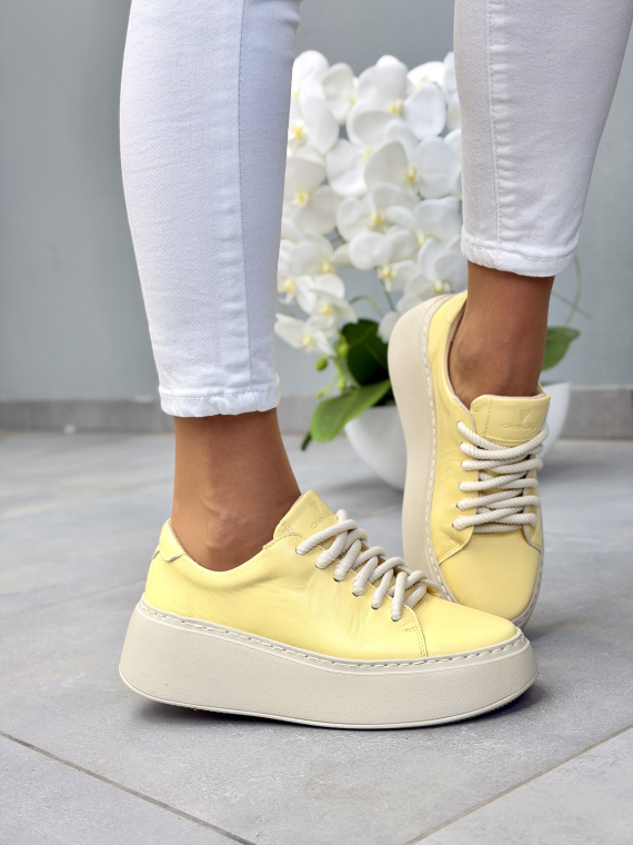 Żółte sneakersy damskie OLEKSY ze skóry naturalnej na platformie casual