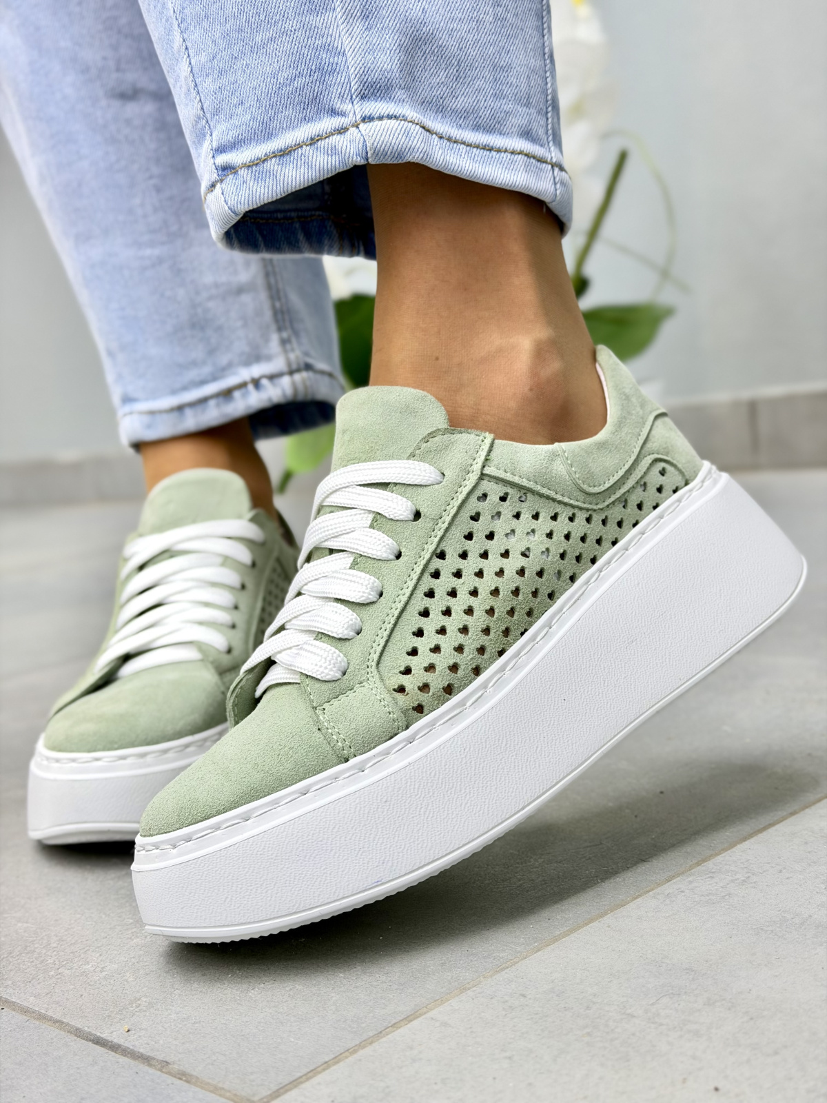 Miętowe sneakersy damskie skórzane OLEKSY na platformie