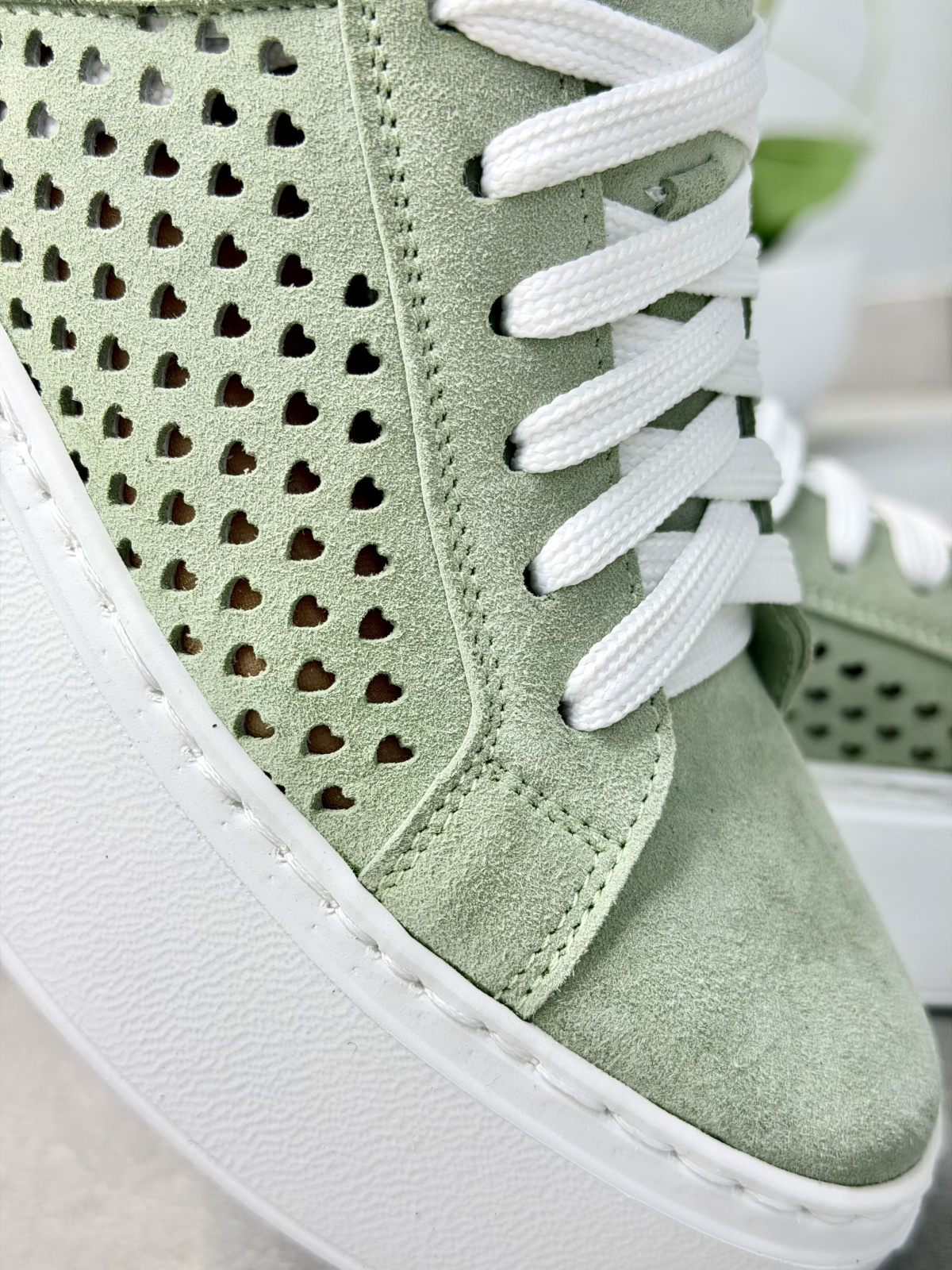 Miętowe sneakersy damskie skórzane OLEKSY na platformie