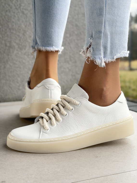 Białe sneakersy skórzane damskie casual OLEKSY