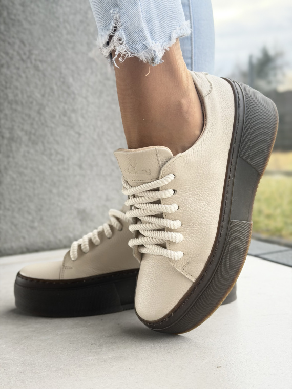 Beżowe sneakersy damskie skórzane na platformie casual OLEKSY