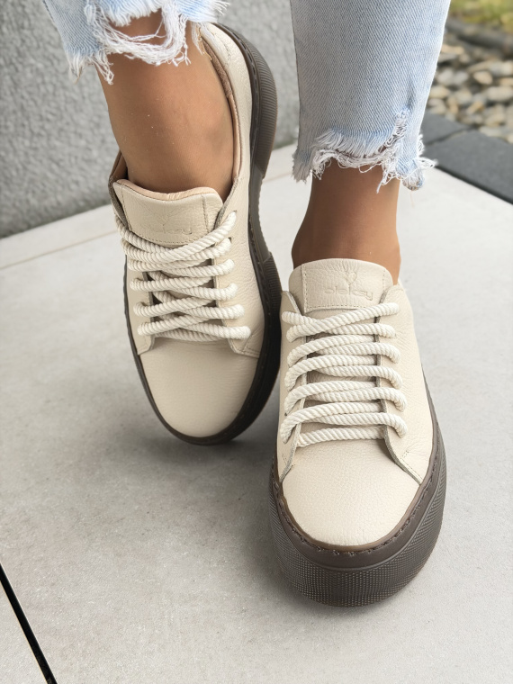 Beżowe sneakersy damskie skórzane na platformie casual OLEKSY