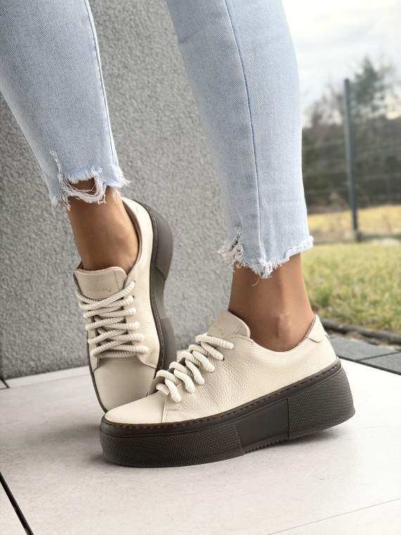 Beżowe sneakersy damskie skórzane na platformie casual OLEKSY