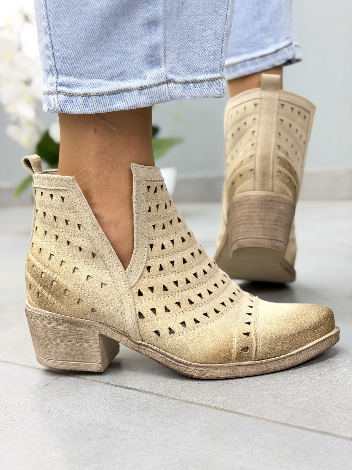 Beżowe kowbojki damskie ażurowe OLEKSY ze skóry naturalnej casual